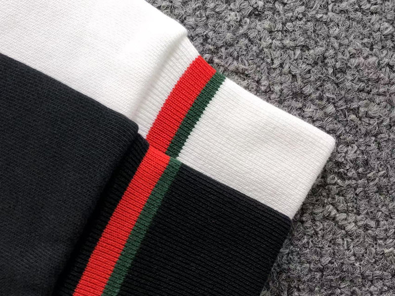 Moletom Gucci Bordado Classic – Branco & Preto  Versat Outlet